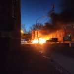 На ЖБИ в Екатеринбурге загорелся припаркованный автомобиль