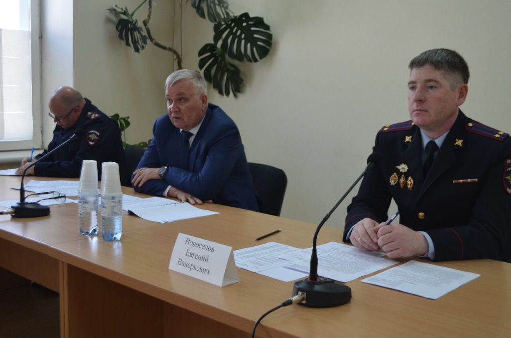 Начальник свердловского главка МВД Александр Мешков проверил работу полиции Ирбита и Байкалово