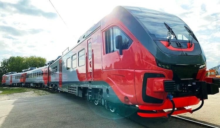 Из Екатеринбурга в природный парк «Оленьи Ручьи» отправился первый рельсовый автобус
