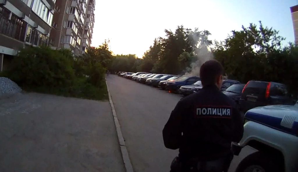 В Екатеринбурге патрульные полицейские предотвратили возгорание автомобиля