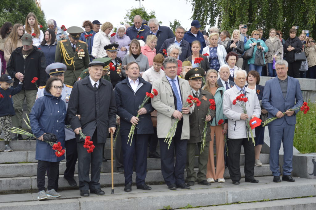 Сотрудники свердловской полиции приняли участие в мероприятиях, посвященных Дню памяти и скорби