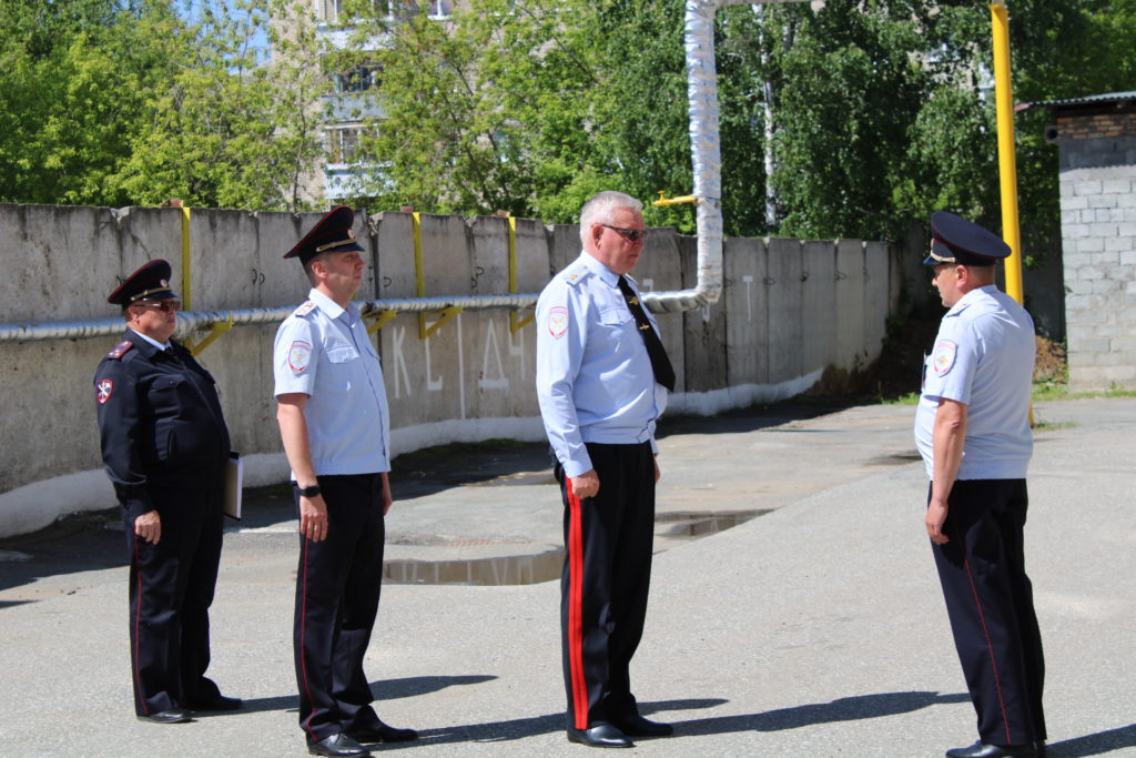 Генерал Мешков нагрянул с проверкой в отдел полиции  Верхней Салды