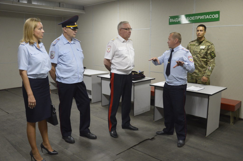 Начальники отделов свердловской полиции в рамках Коллегии сдают зачеты по боевой подготовке