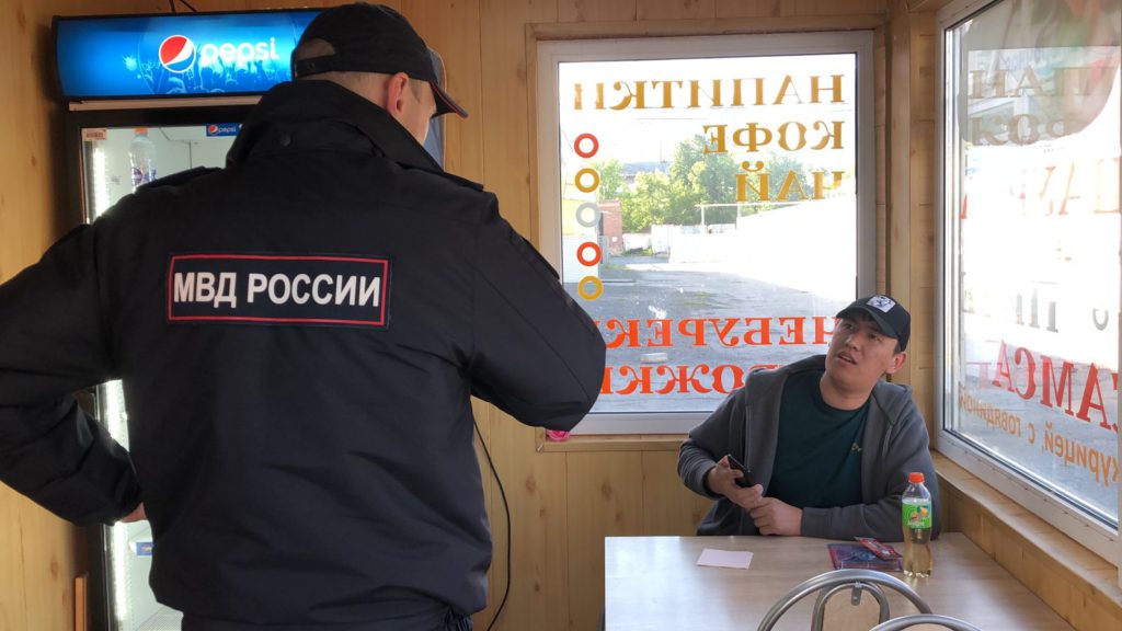 В Екатеринбурге полиция провела рейды в рамках операции «Нелегал-2022»