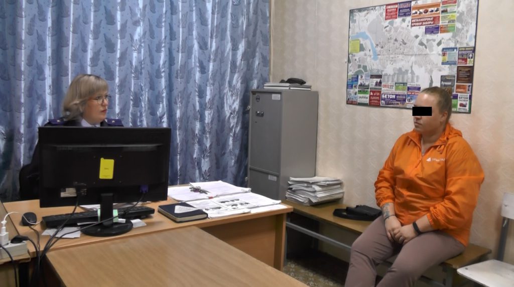 Свердловские полицейские задержали повара-курьера, похищавшую деньги у пенсионеров