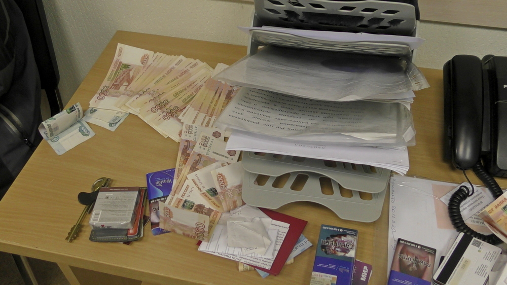 В Нижнем Тагиле сотрудники полиции вернули пенсионерке похищенные мошенниками деньги