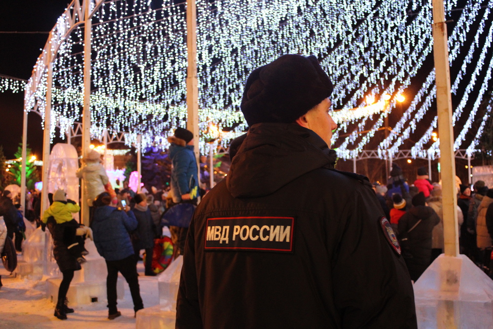 Свердловская полиция обеспечила правопорядок в новогоднюю ночь