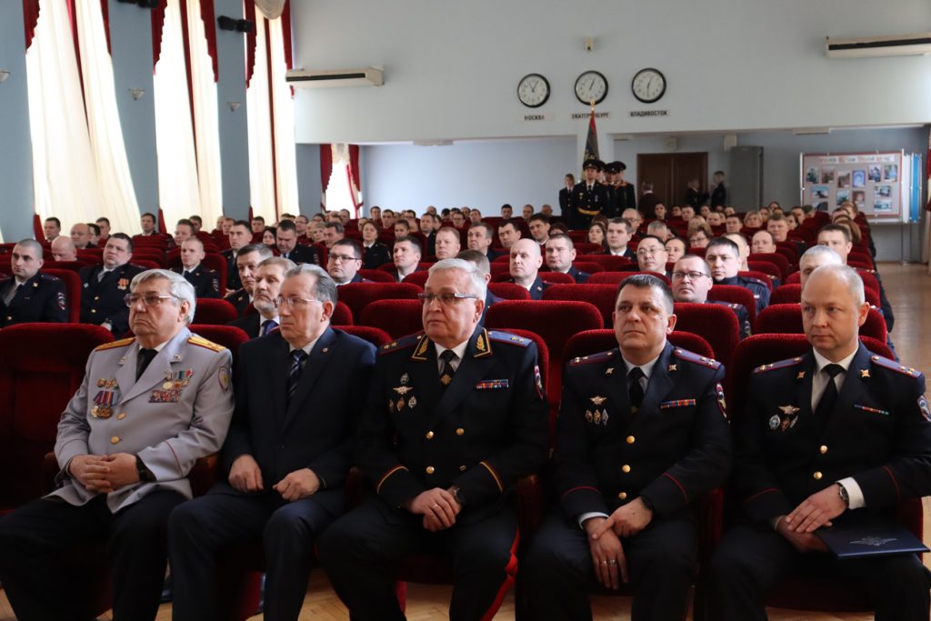 В свердловском главке МВД состоялось торжественное мероприятие, посвященное Дню защитника Отечества