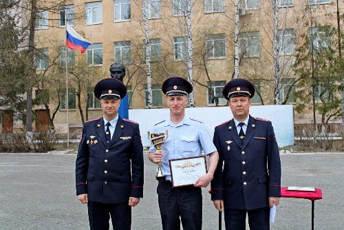 Свердловские участковые уполномоченные соревновались за звание лучшего по профессии