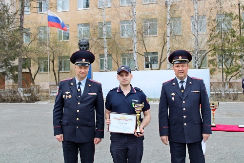 Свердловские участковые уполномоченные соревновались за звание лучшего по профессии