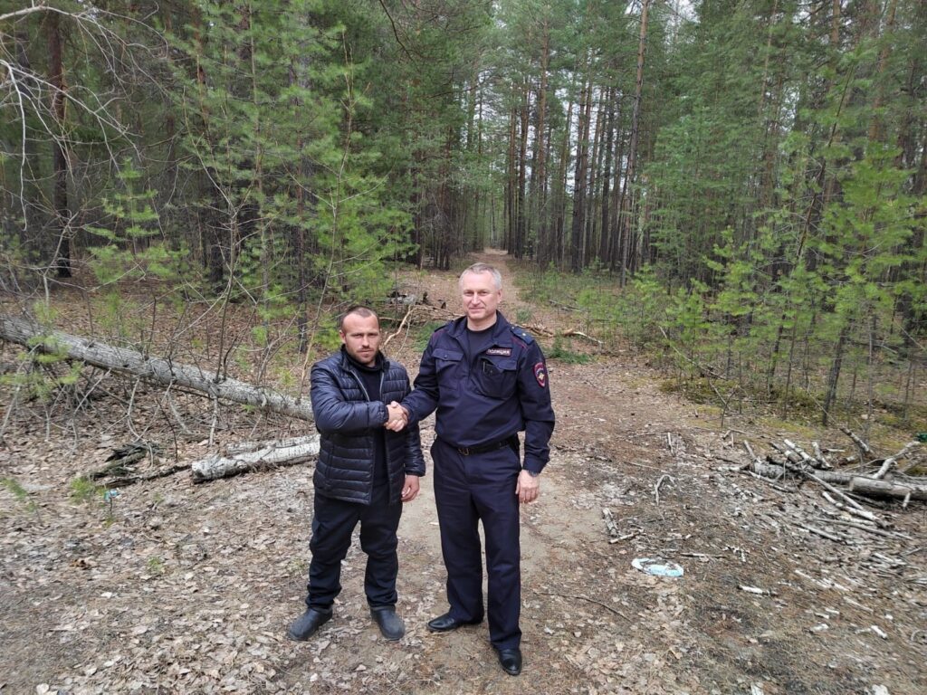 Свердловские полицейские спасли на болоте заблудившегося рыбака