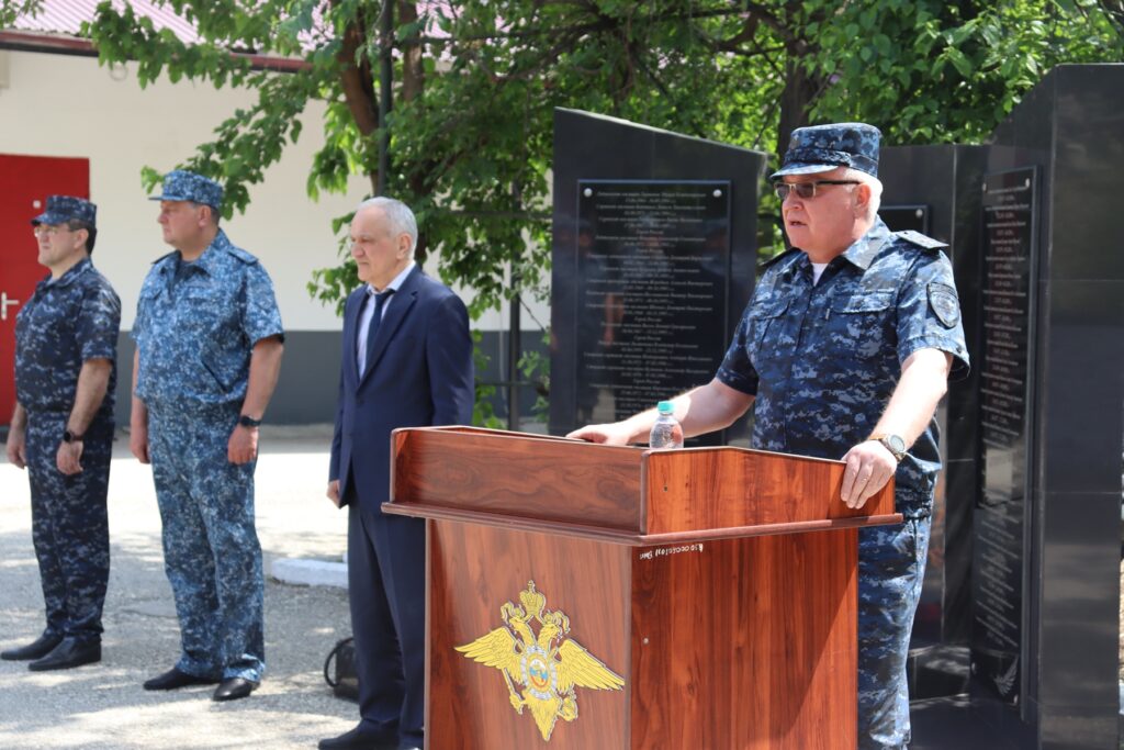 Генерал Мешков вернулся в Екатеринбург из служебной командировки на Северный Кавказ