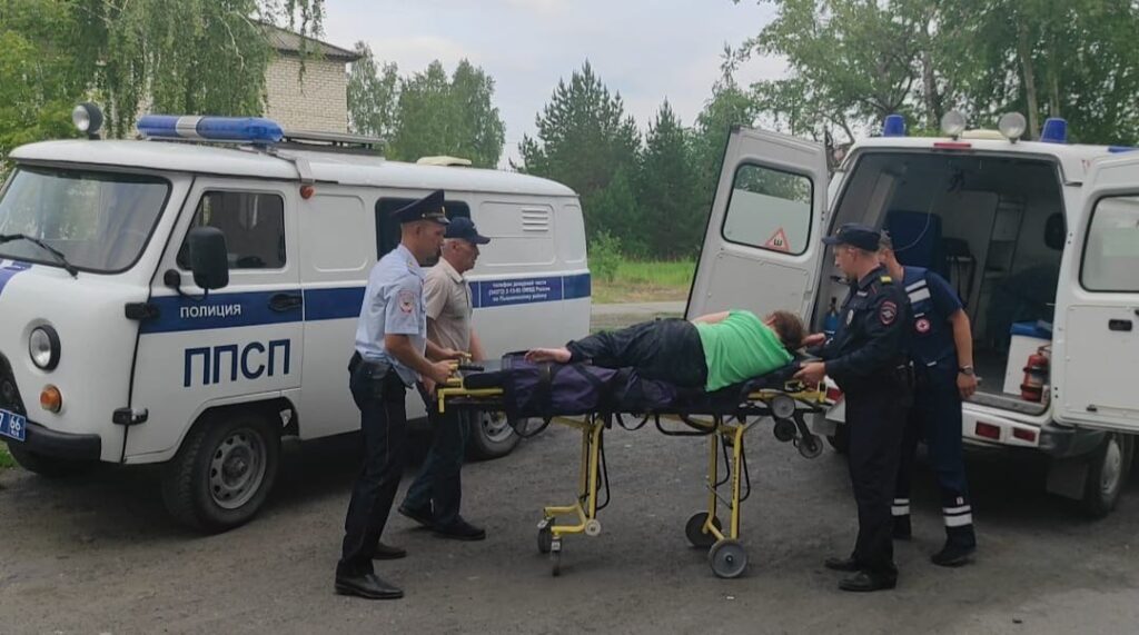 Сержант свердловской полиции Метенев спас в лесу потерявшуюся при сборе ягод женщину