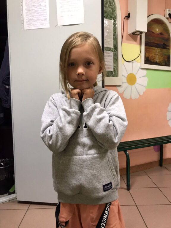 Полиция ищет родителей 5-летней Сони. В Екатеринбурге в районе Эльмаша обнаружена потерявшаяся девочка