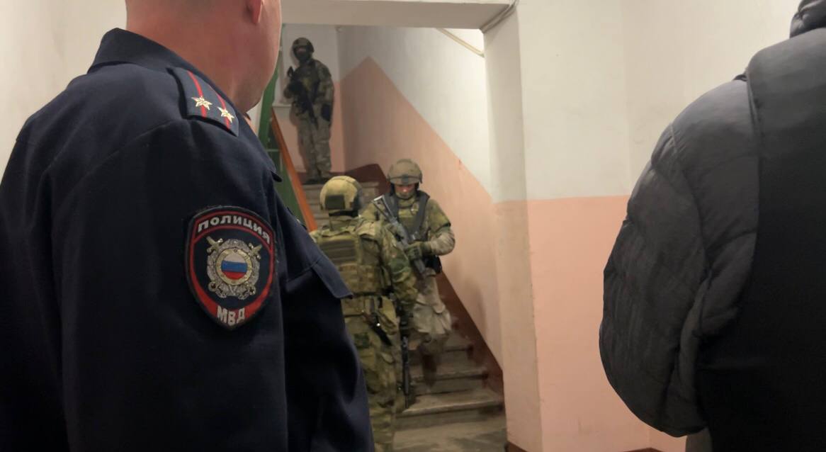 Пресс-секретарь свердловского главка МВД Валерий Горелых рассказал подробности задержания в Каменске-Уральском семейного дебошира