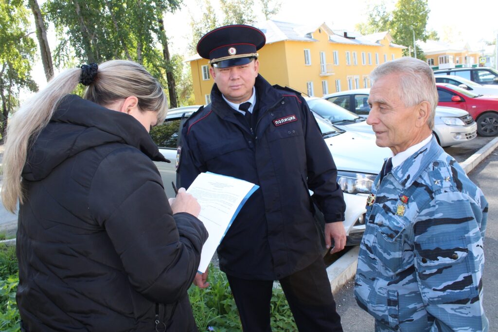 Свердловские общественники проводят опрос населения о деятельности сотрудников полиции в 2023 году