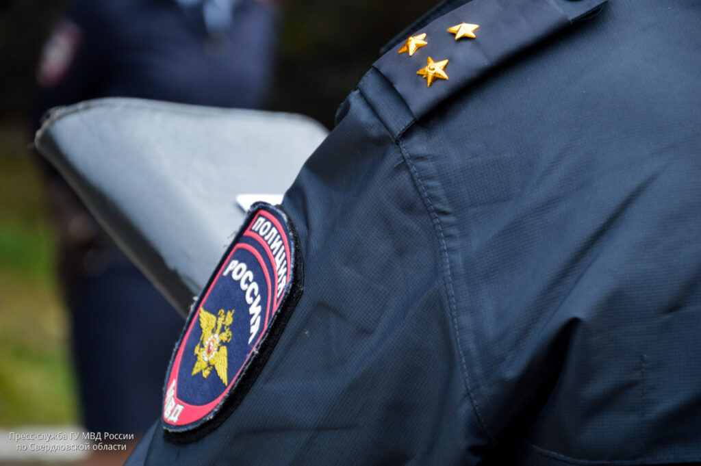 Полицейские Екатеринбурга устанавливали личность погибшего мужчины в результате пожара