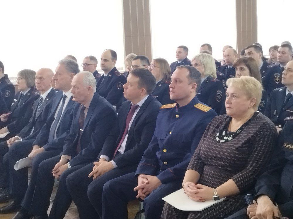 Начальник свердловского главка МВД Александр Мешков подвел итоги работы по борьбе с преступностью полиции Нижнего Тагила